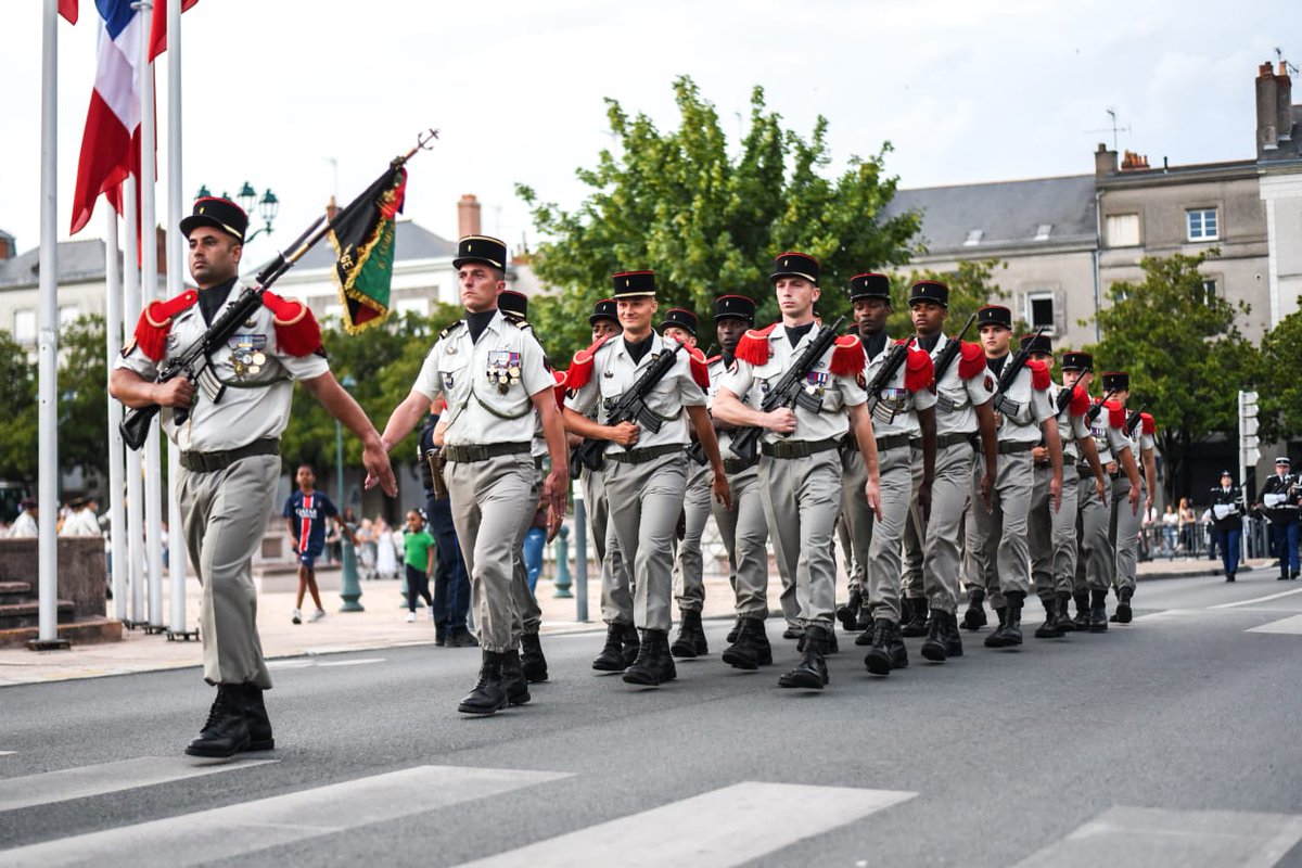 6_e_rg's tweet image. #14juillet – Honneur et fierté de défiler à @Angers 🇫🇷 Les #sapeurs de marine du #6eRG ont montré leur détermination à défendre la France et protéger les Français. Merci à tous pour votre soutien ! 🫡
📸 CCH Lucie – #Ecoledugénie
#fêtenationale #cohésionationale