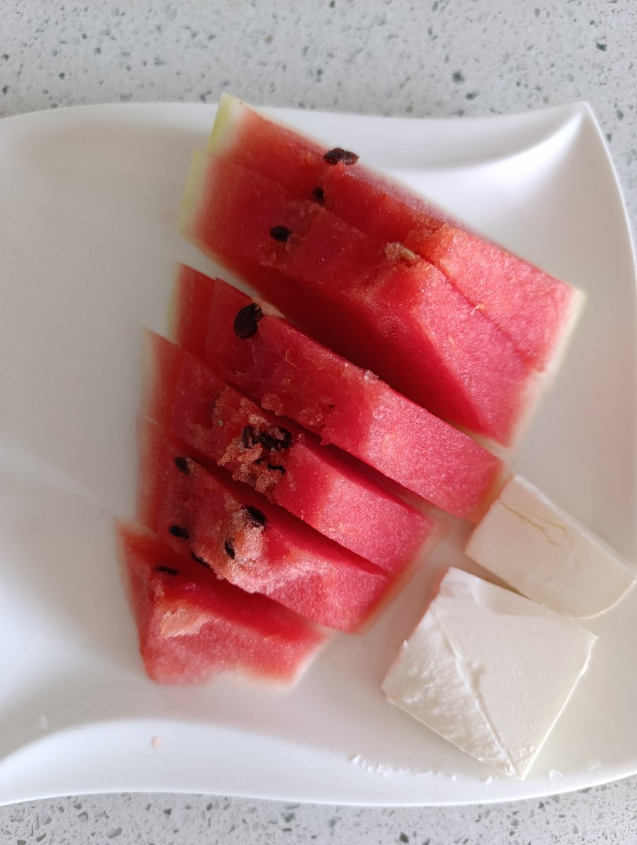 Yazın tartışmasız en güzel ikilisi karpuz peynir. :)