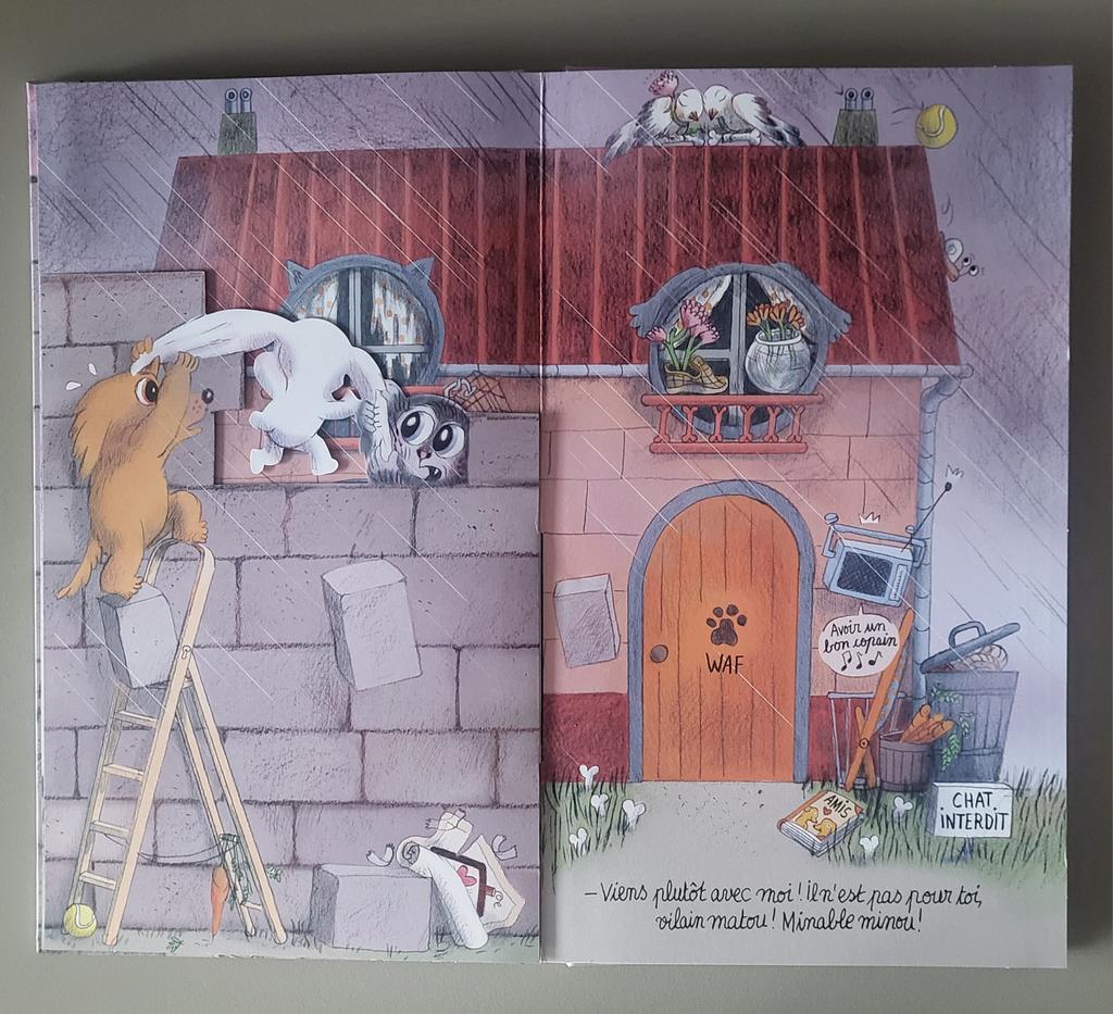 Mat_at_Brookes's tweet image. I've been gifted a beautiful French lift-the-flap book from Clotilde Perrin of 'Inside the Villains' fame. A lovely story of neighbourly disputes and resolutions. Clotilde always gives us so much to see and enjoy