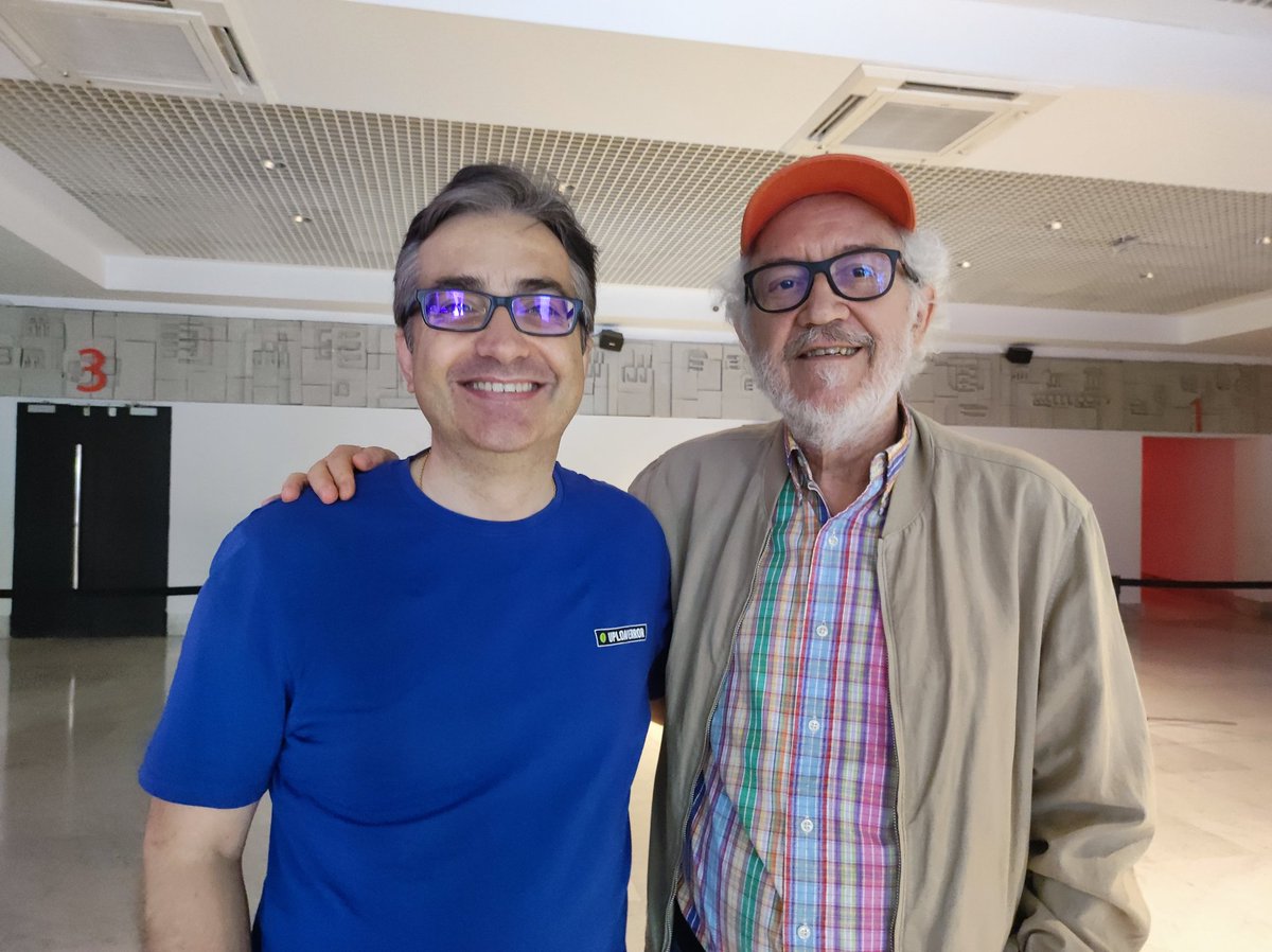 PALOMITAS DE MAÍZ (@palomitero) on Twitter photo Junto Fernando Colomo, José Luis Alcaine y Emilio Martínez Lázaro, tras ver #LasDeliciasDelJardín, comedia que llegará a los cines el 19 de septiembre gracias a <a href="/Vertice360/">Vertice360Spain</a>. Como particularidad, el filme se ha rodado solo con teléfonos móviles. ¿Cambiará el modo el cine? Junto Fernando Colomo, José Luis Alcaine y Emilio Martínez Lázaro, tras ver #LasDeliciasDelJardín, comedia que llegará a los cines el 19 de septiembre gracias a <a href="/Vertice360/">Vertice360Spain</a>. Como particularidad, el filme se ha rodado solo con teléfonos móviles. ¿Cambiará el modo el cine?