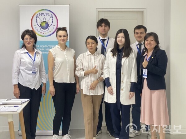 chanlan90784533's tweet image. #HWPL #평화회의 #시민교육 #파리국제회의 #작은실천큰변화 #평화는지금여기서부터

🪅 “평화는 멀리 있는 이상이 아닌, 우리 일상 속 작은 실천에서 시작된다. HWPL 파리 국제회의를 통해 시민교육의 가치가 다시 조명되기를 기대한다.” newscj.com/news/articleVi…