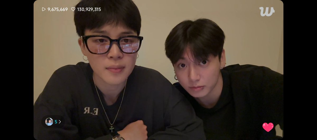 kaeImin's tweet photo. @957eclipse @lovikoos JIKOOK CAME HOMEEE 💕 https://t.co/yuE8631kDW