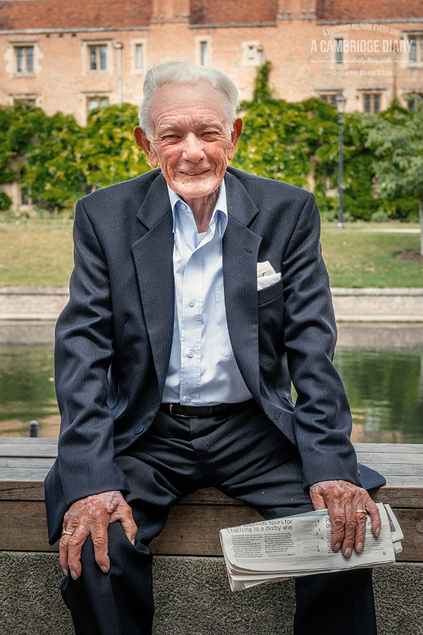 acambridgediary's tweet image. 14th July 2020
This is John, who used to have newspaper stand on Bridge Street and featured more than once in A Cambridge Diary. Five years ago he was in town for the first time in over three months. John, who was 91 at the time, had been self-isolating but made his first visit…