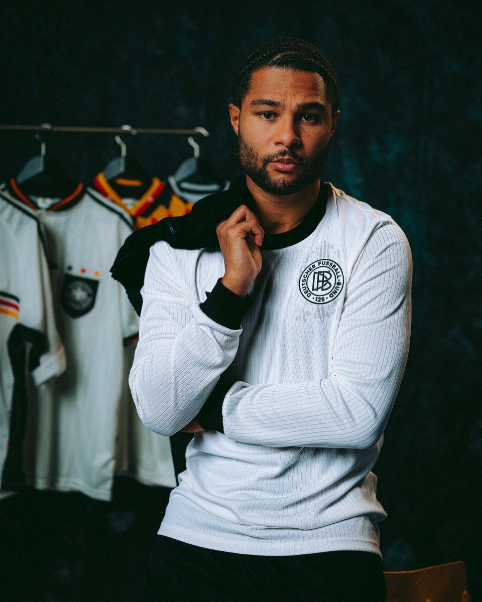 DFB_Team's tweet image. Happy Birthday, Serge! 🖤❤️💛

#dfbteam 📸 DFB/Philipp Reinhard