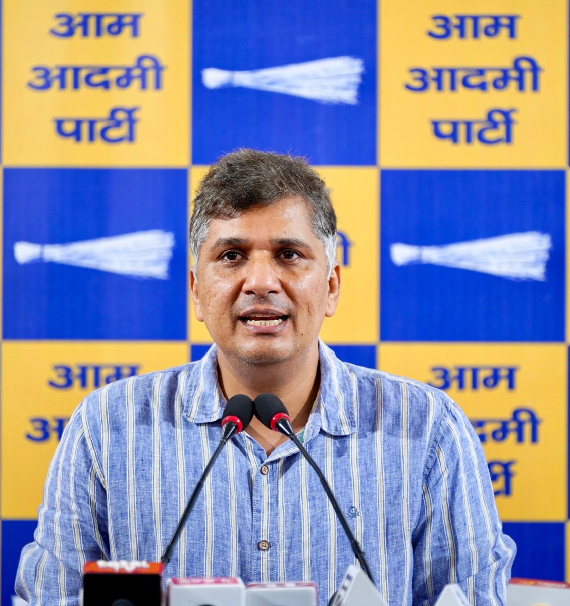AAP (@aamaadmiparty) on Twitter photo आम आदमी पार्टी, दिल्ली के संयोजक <a href="/Saurabh_MLAgk/">Saurabh Bharadwaj</a> जी आज एक महत्वपूर्ण विषय पर करेंगे प्रेस वार्ता‼️
🕒 दोपहर 03:00 बजे
📍 AAP मुख्यालय, नई दिल्ली आम आदमी पार्टी, दिल्ली के संयोजक <a href="/Saurabh_MLAgk/">Saurabh Bharadwaj</a> जी आज एक महत्वपूर्ण विषय पर करेंगे प्रेस वार्ता‼️
🕒 दोपहर 03:00 बजे
📍 AAP मुख्यालय, नई दिल्ली