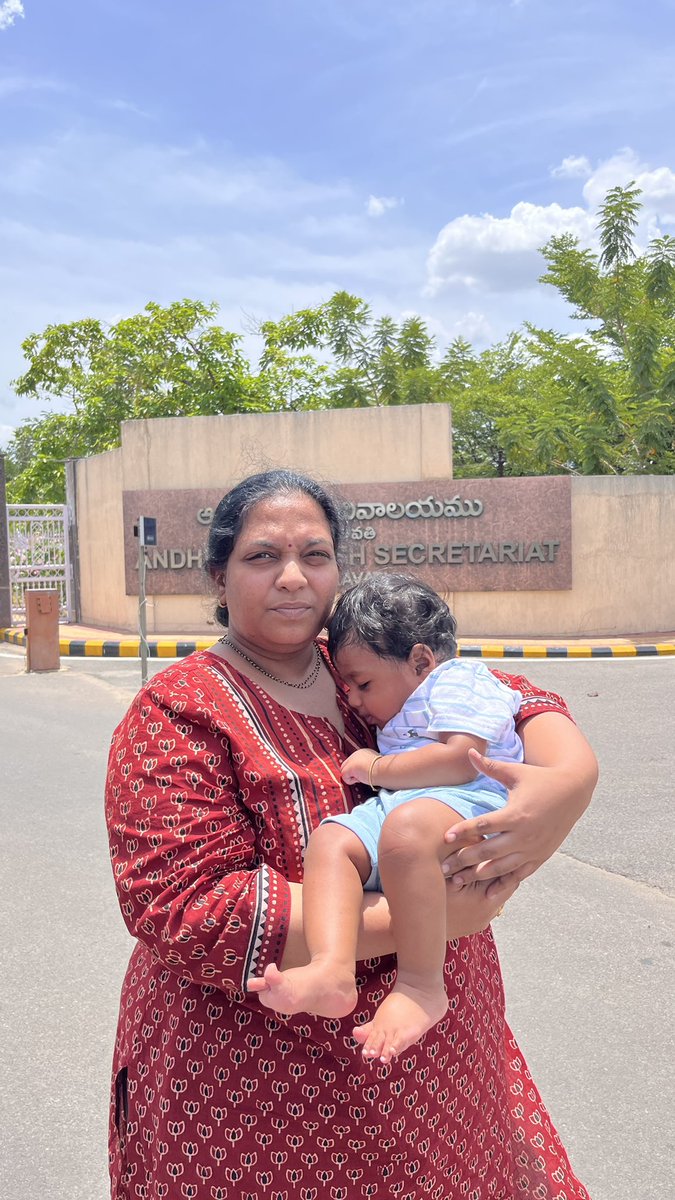 SatyaVed9's tweet photo. @AndhraPradeshCM @naralokesh @HomeMinisterAP @APDeputyCMO How can a normal citizen represent their Grevience in this state at  the secretariat? 
Currently we are here at the secretariat. 
Kindly look into this issue and provide us an appointment.

https://t.co/Zb2tVWpBNv https://t.co/NHODGzK4mt