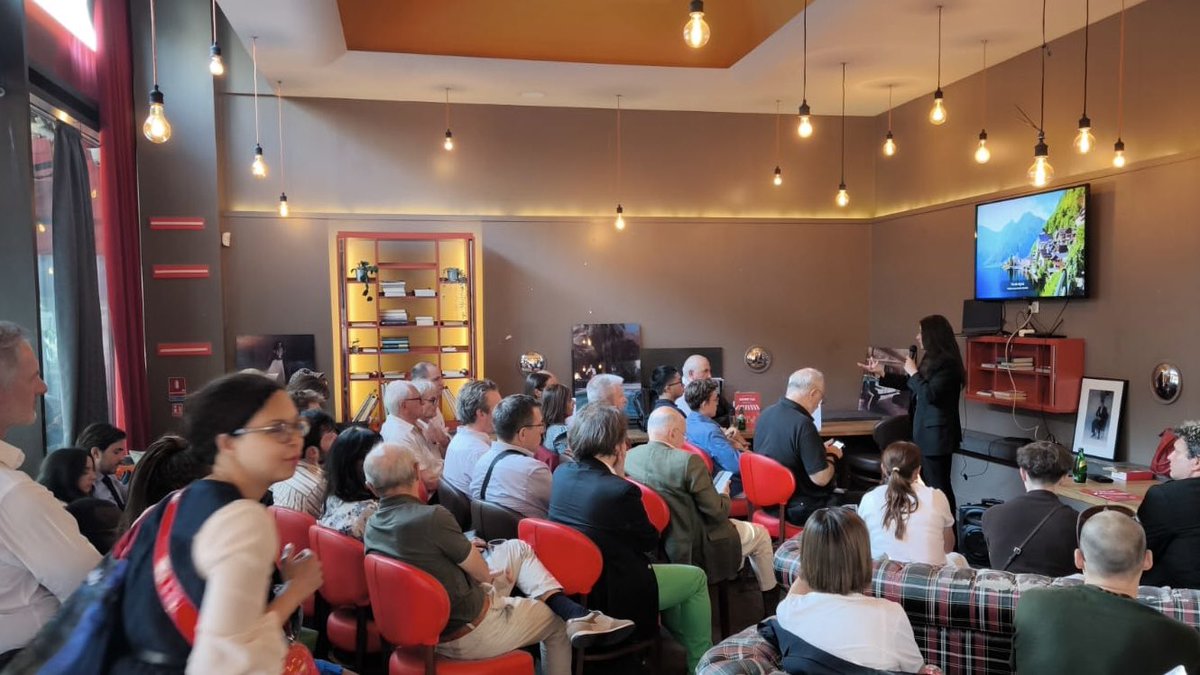 pegah_maleka's tweet image. Moment convivial de fin d’année du Comité @HorizonsParis13 : merci à nos militants pour leur engagement au service et à l’écoute des habitants de #Paris13 

Rassemblés avec @pybournazel pour Paris et @EPhilippe_LH pour la France 🇫🇷