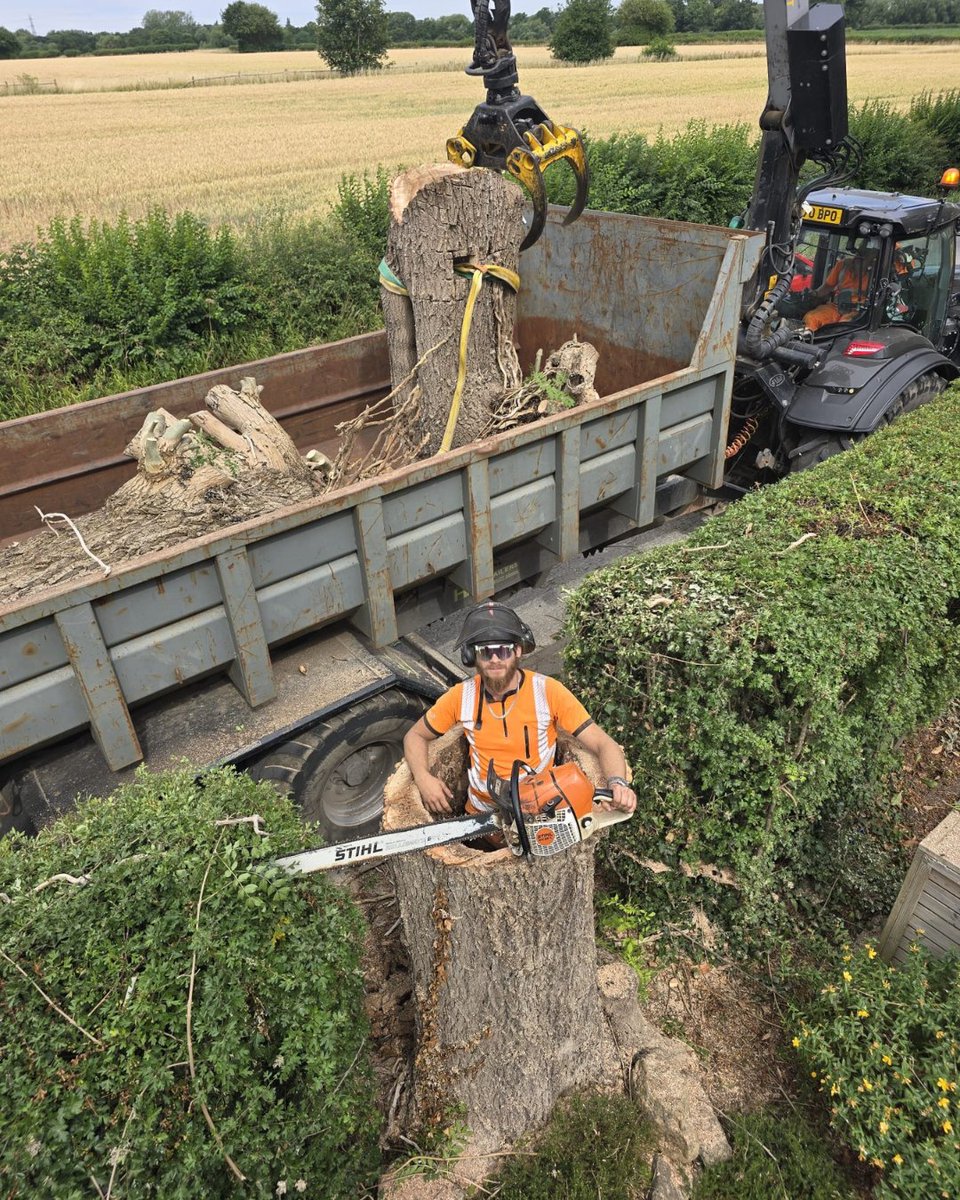 BossBeechwood's tweet image. Hampton-in-Arden 🌳
 Today we supported HDI Tree Care in removing a decayed ash tree using a MEWP + Valtra 234 crane tractor, no climbing, no compromise on safety.

Strong teamwork, smart kit.

#TreeWork #TeamBeechwood #AshTreeRemoval #Valtra #SafetyFirst #Coventry