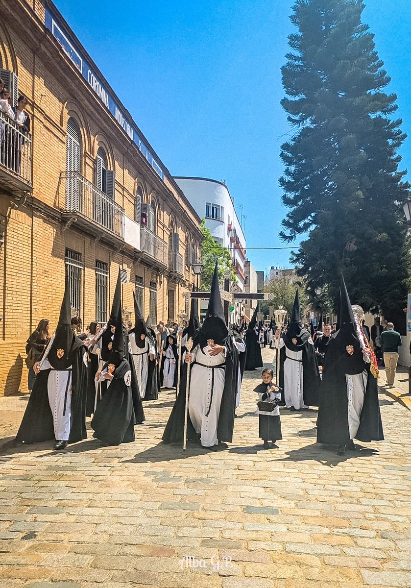 cereroblog's tweet image. Lunes
#UnLunesmenos #cs12 #TDSCofrade
📷 @Albbayzinn
#PorunMundomejor
#SantaGenoveva
@hdadstagenoveva
