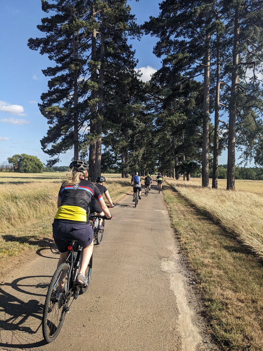 DefAcUK's tweet image. Over 300 ACSC 28 members wrapped up their course with Exercise Cormorant Finale—a staff ride across Normandy.
🚴♂️⛵️ From D-Day history to future reflections, it was a fitting end to a year of study and camaraderie🎓
🔗Full story: ow.ly/2UOR50WoZsf