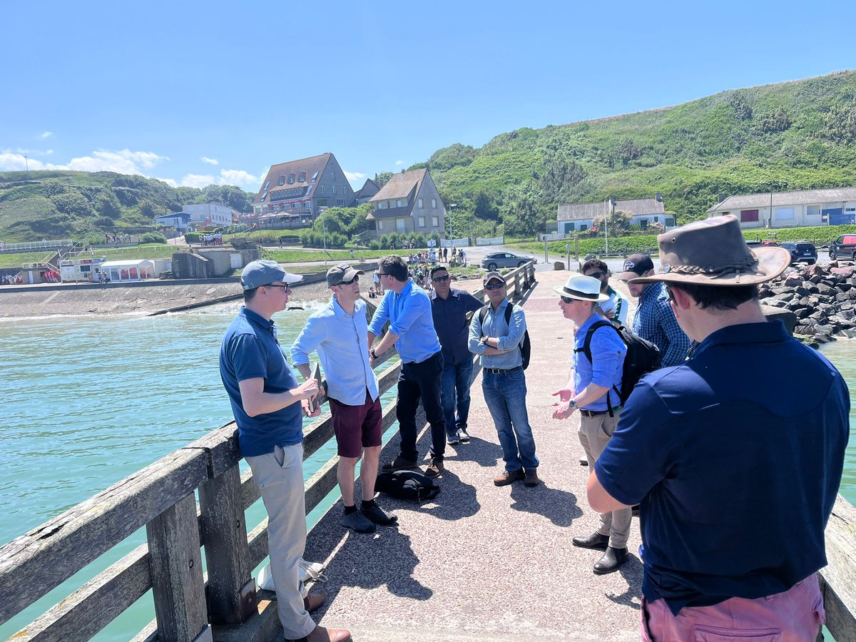 DefAcUK's tweet image. Over 300 ACSC 28 members wrapped up their course with Exercise Cormorant Finale—a staff ride across Normandy.
🚴♂️⛵️ From D-Day history to future reflections, it was a fitting end to a year of study and camaraderie🎓
🔗Full story: ow.ly/2UOR50WoZsf