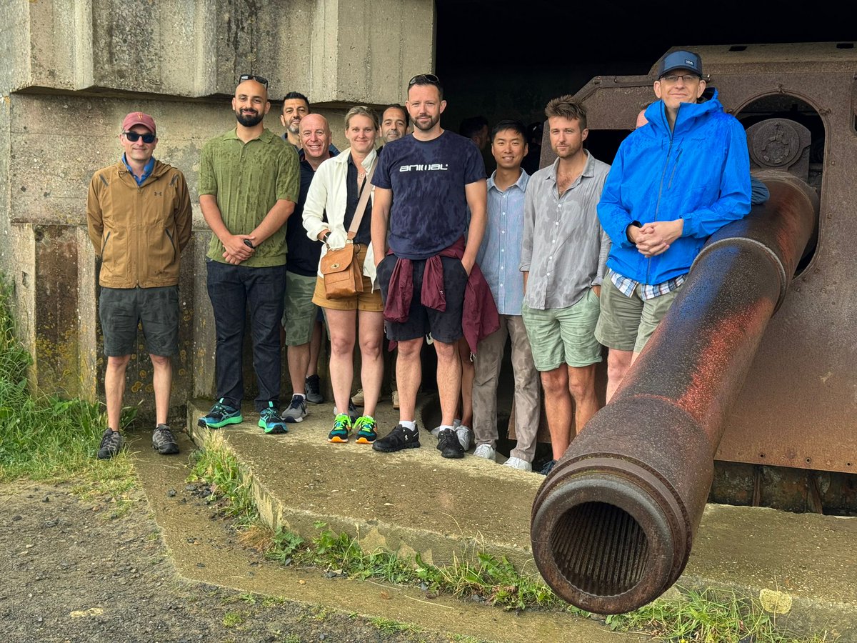 DefAcUK's tweet image. Over 300 ACSC 28 members wrapped up their course with Exercise Cormorant Finale—a staff ride across Normandy.
🚴♂️⛵️ From D-Day history to future reflections, it was a fitting end to a year of study and camaraderie🎓
🔗Full story: ow.ly/2UOR50WoZsf