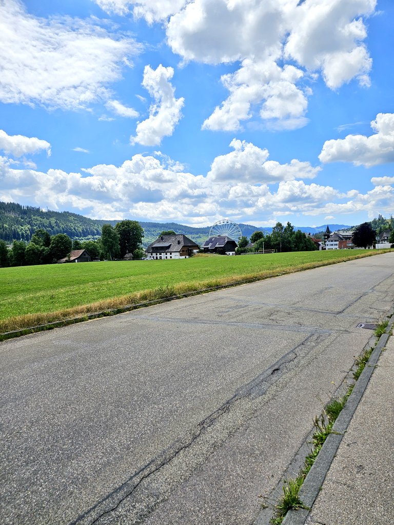 ✈️ من خبرة 20 سن
السفر للجميع، حتى لو كان راتبك أقل من 10,000 ريال 💸 وأعرف ناس تسافر سنوياً بهذا الراتب وساكن إيجار

لا تسمع لكلام المحبطين اللي يقولون "السفر للأغنياء فقط" ❌

كل اللي تحتاجه هو:
✅ خطة
✅ ميزانية واضحة
✅ وتجمع مبلغ الرحلة 💰
وتنطلق وتستمتع بإجازتك 😍🌍

اليوم،