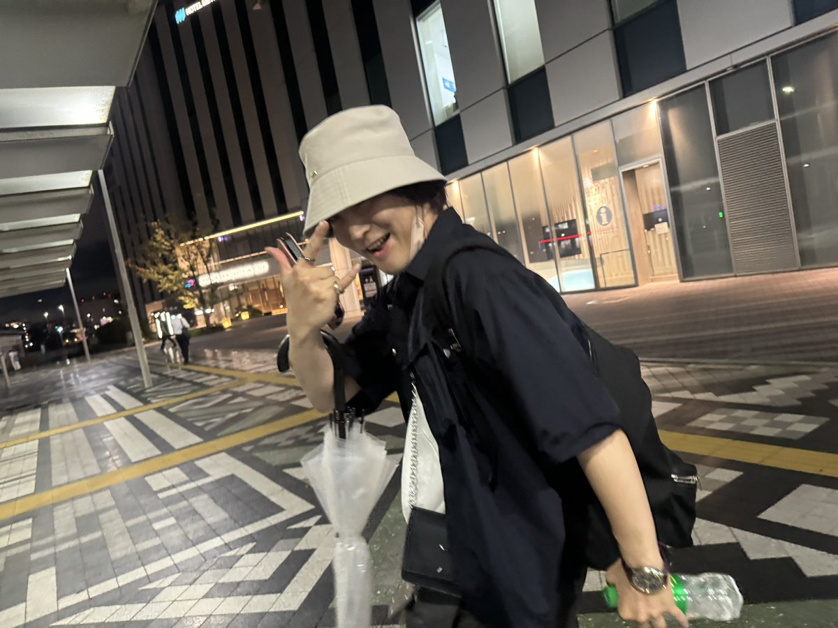 hzkzkzh's tweet photo. 我らが栗てゃが所属するOCTPATHさんの
ライブに行かせてもらったよ😭😭😭😭😭
あのー、すみません😭😭😭😭😭😭😭😭
OCTPATH、NO.１😭😭😭😭😭😭😭😭
これから素敵な景色たくさん見てください❗️
応援します❗️
帰り道、すがちゃんさんがOCTPATHになるってゆってきかなくて会話ができなかった、爆笑 https://t.co/vva51w6jui