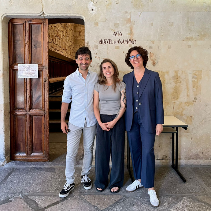 IRNASA-CSIC (@irnasa_csic) on Twitter photo 🎓Enhorabuena a Judit Serrat por defender de forma brillante su tesis doctoral “The role of the fibrinolytic in the migration of 'Fasciola hepatica' juveniles across the host intestine”, dirigida por <a href="/jglezmiguel/">Javier González Miguel</a> y <a href="/marsileslucas/">Mar Siles Lucas</a> en el #IRNASA-CSIC.
➡️irnasa.csic.es/judit-serrat-f… 🎓Enhorabuena a Judit Serrat por defender de forma brillante su tesis doctoral “The role of the fibrinolytic in the migration of 'Fasciola hepatica' juveniles across the host intestine”, dirigida por <a href="/jglezmiguel/">Javier González Miguel</a> y <a href="/marsileslucas/">Mar Siles Lucas</a> en el #IRNASA-CSIC.
➡️irnasa.csic.es/judit-serrat-f…