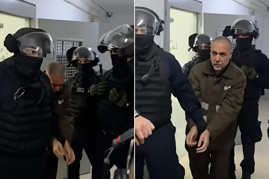 InesStories99's tweet image. Lawyer Ghaid Ghanem Qassem, who visited Dr. Hossam Abu Safieh recently, reported the following:
•Dr. Abu Safieh has lost 40 kilograms, dropping from 100 kg to just 60 kg.
•He was brutally assaulted for around 30 minutes, sustaining blows to his chest, face, head, and neck.…