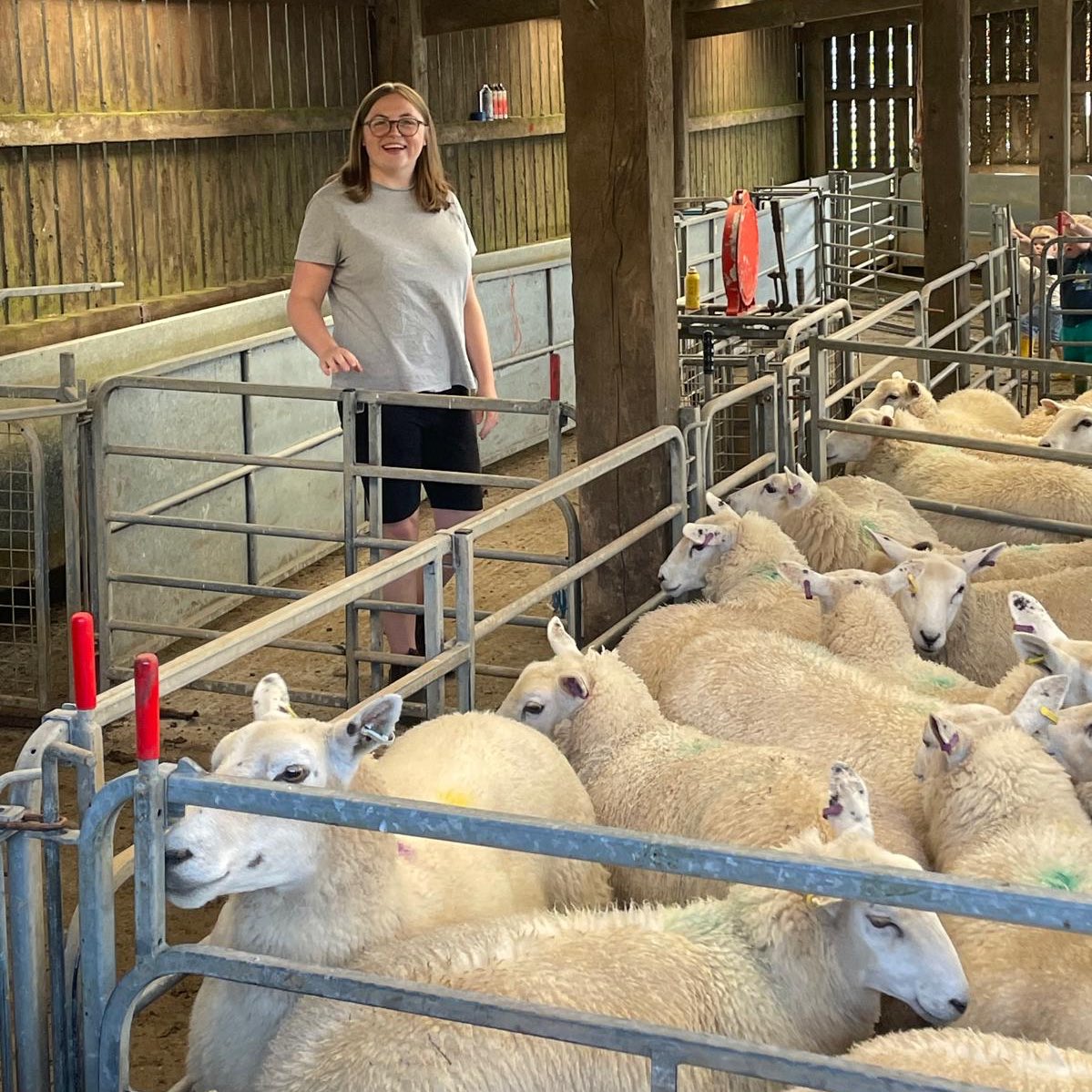 JPBWFarm's tweet image. 7 years married today. Whether we’re moving cows, standing in a sports hall at 4am losing an election, or raising three children. There is no one I’d rather be doing life with than Isobel.
