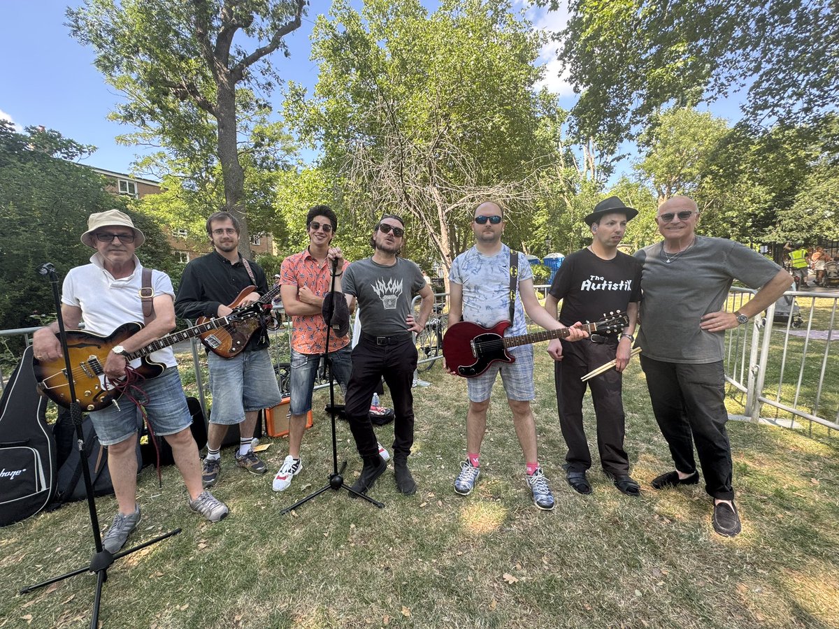 TheAutistiX's tweet image. @TheAutistiX at #CamdenNewTownCommunityFestival yesterday. We had a fun time playing at this very busy yesterday with a great audience! @autism #autisticmusicians #communityfestivals @Camden #leojlong #jackbeavenduggan #SaulZurSzpiro #IUsedToBeFamous #valuingpeople