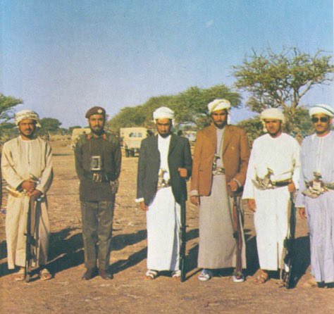 صور جميلة من الجولة السلطانية الى محافظة الظاهرة🇴🇲
 - يناير ١٩٧٤م-
__________
جلالة السلطان #قابوس طيب الله ثراه ❤️🤲🏻