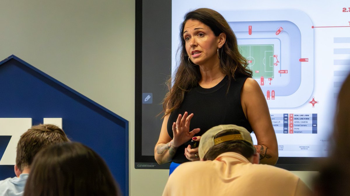 CruyffInstitute's tweet image. Last Friday, the group of students of @PutneyST joined two sessions on #SocialMedia and #SportsMedia with Marina García (@CruyffInstitute) and Teresa Carví (@LaLigaTV).
This week, more activities ahead in #Barcelona!
#EducatingLeaders