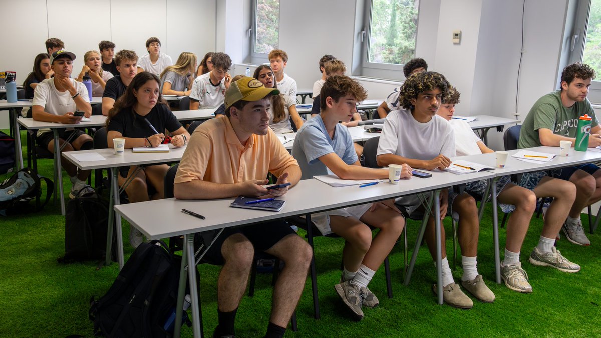 CruyffInstitute's tweet image. Last Friday, the group of students of @PutneyST joined two sessions on #SocialMedia and #SportsMedia with Marina García (@CruyffInstitute) and Teresa Carví (@LaLigaTV).
This week, more activities ahead in #Barcelona!
#EducatingLeaders