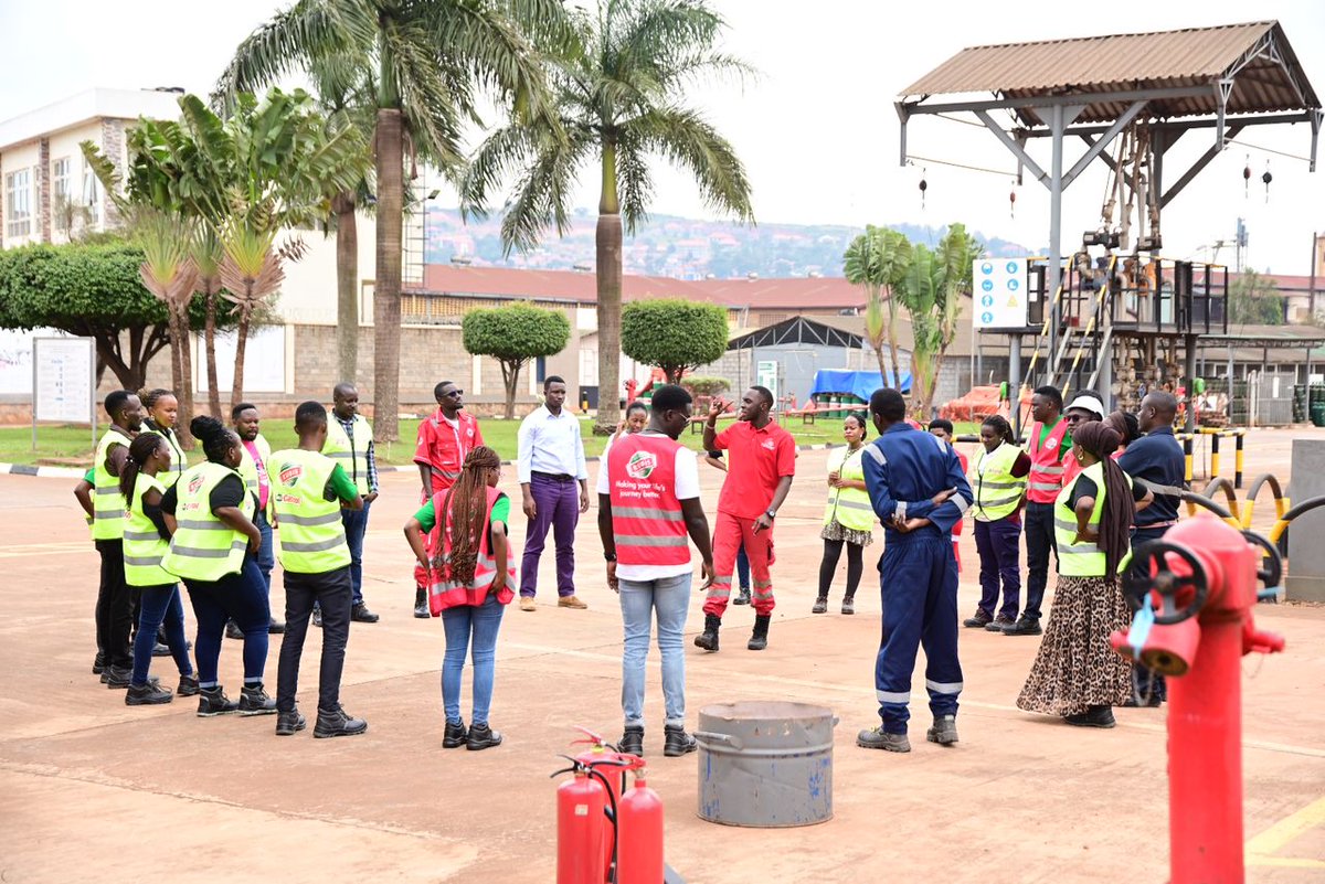 Ug_RedCrossCFA's tweet image. Fire Safety in Action! 🔥🧯
We had an empowering fire safety training session with the team at @RUBiSEnergyUG1 . From using fire extinguishers to evacuation drills, the team is now equipped to handle fire emergencies confidently.
📞 Book your customized fire safety training…