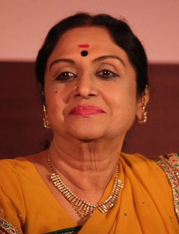 "மொழி மற்றும் காலத்தைக் கடந்து, இந்திய சினிமாவில் ஒரு அழியாத அடையாளத்தை விட்டுச்சென்ற புகழ்பெற்ற நடிகை சரோஜா தேவி அவர்களின் மறைவால் ஆழ்ந்த வருத்தம் அடைந்தேன். அவரது காலத்தால் அழியாத பங்களிப்புகள் திரைப்படத்துறையில் ஒரு பொற்காலத்தை வடிவமைத்ததுடன் பல தலைமுறைகளுக்கும் அப்பால்