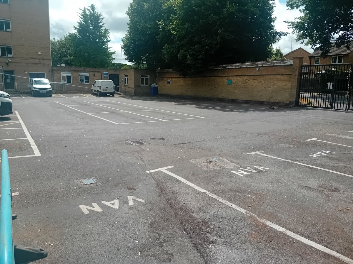 GMS_facilities's tweet image. 🌿 Our Operational Estates Grounds team has been busy today clearing vegetation debris and pruning around the CGH Riverside car park. Thanks to the team for keeping our spaces safe and tidy! 👏 #TeamGMS #EstatesAndFacilities