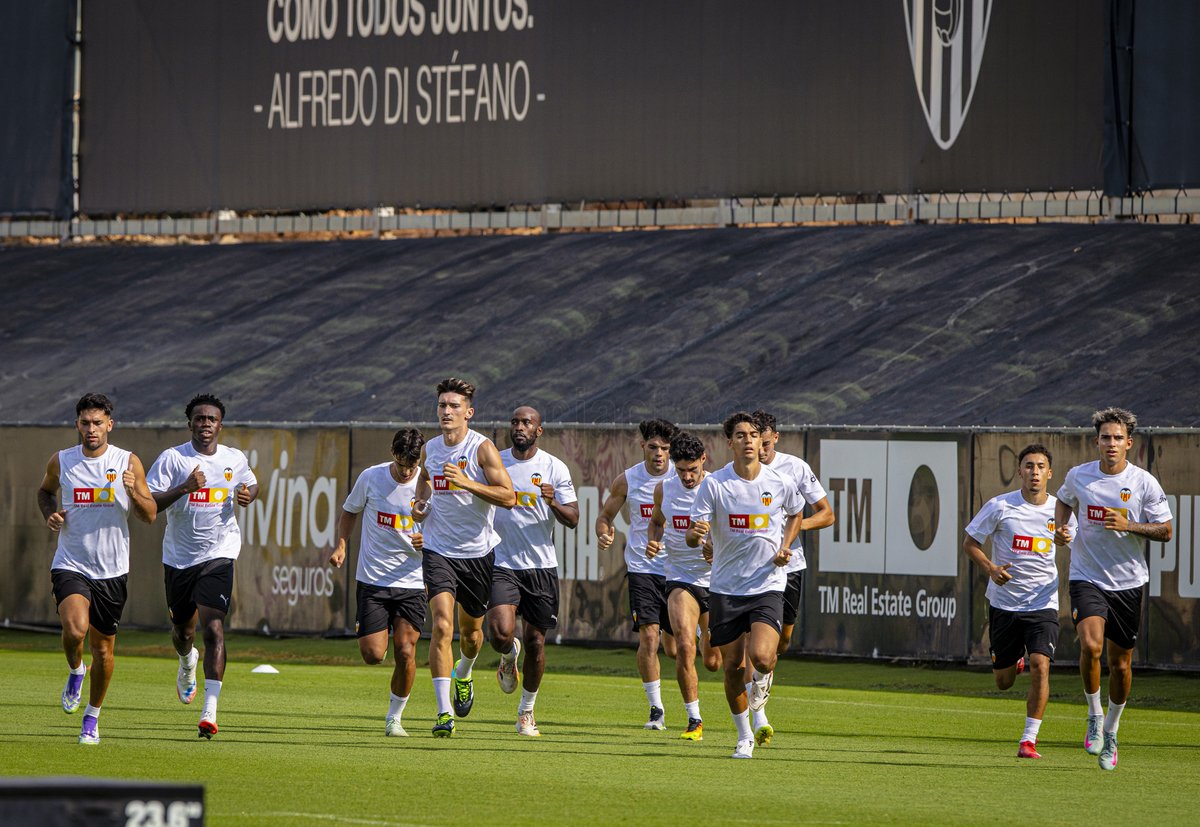 🔛 Arrancamos nueva semana 

#ADNVCF 🦇