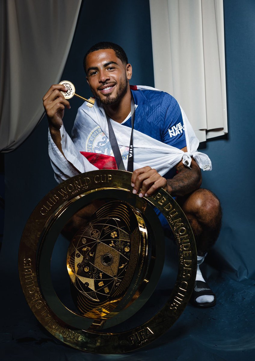 Levi Colwill last night btw, wow. Made “PSG’s monstrous press” look silly, every time they got close to him he played a line breaking pass, this is the Xavi of CB’s

His performances these past few months have been nothing short of generational, what a player👏🏼