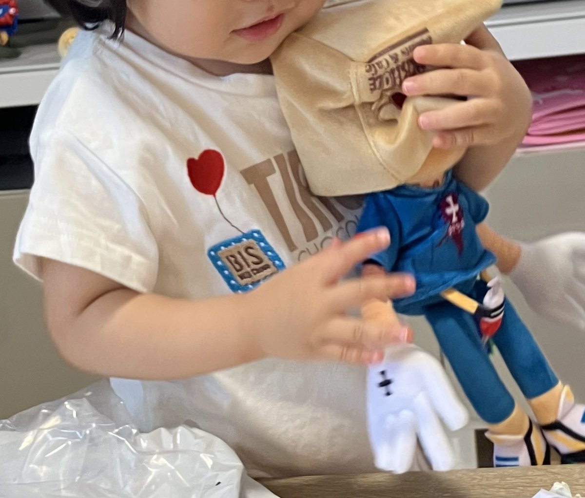 Sukoyaka_Man2's tweet image. 姪っ子にめちゃくちゃにされる先生が見れてよかった