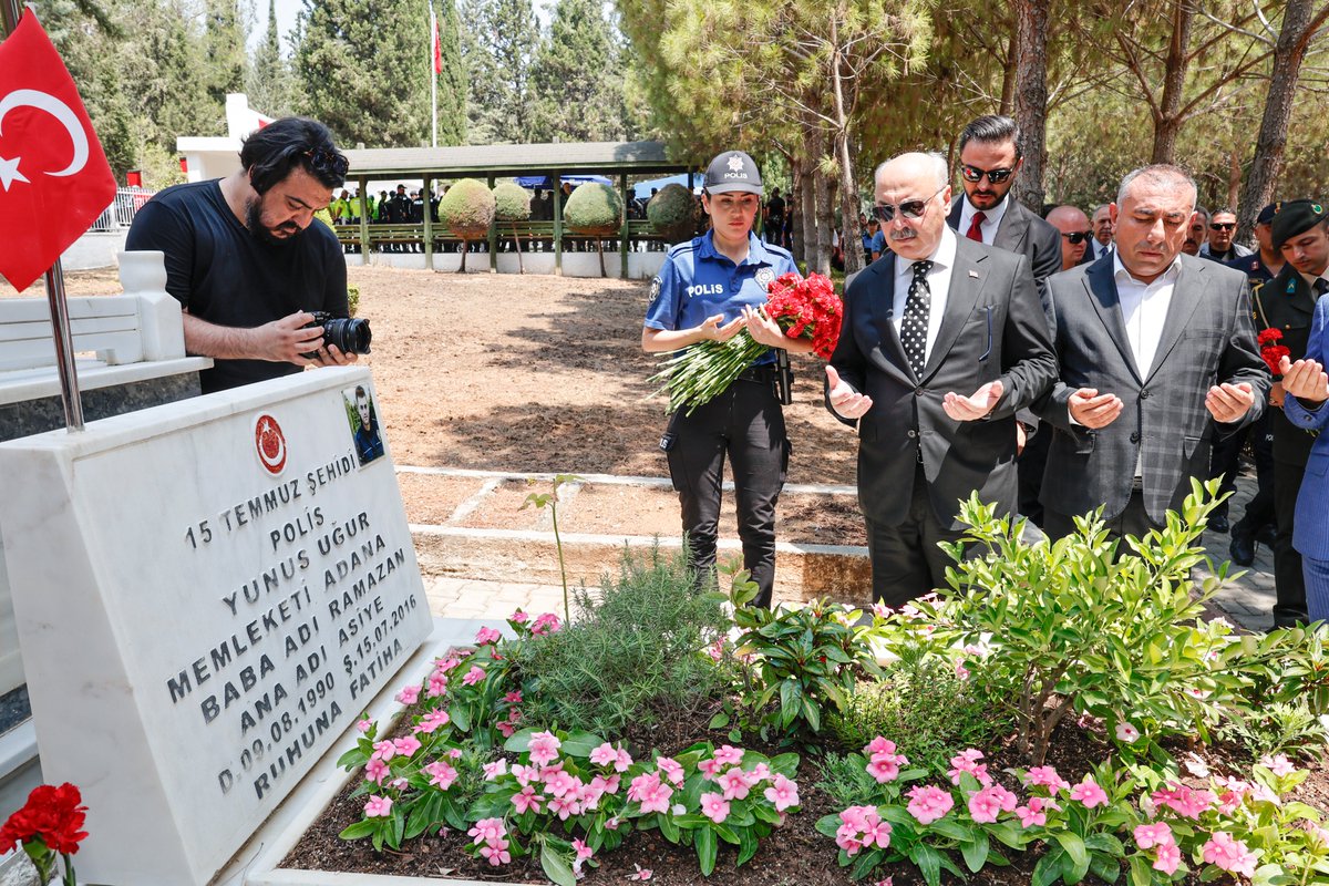 T.C. Adana Valiliği (@tcadanavaliligi) on Twitter photo “Ey şehit oğlu şehit, isteme benden makber,
Sana ağuşunu açmış duruyor Peygamber”
Mertebelerin en yücesine erişen kahramanlarımızdan Şehit Polis Memurumuz Yunus Uğur, Valimiz Sayın <a href="/yskosger/">Yavuz Selim KÖŞGER</a>’in katılımıydı kabri başında anıldı.
#ZaferinAdıTürkiye #MücadeleninAdıTürkiye “Ey şehit oğlu şehit, isteme benden makber,
Sana ağuşunu açmış duruyor Peygamber”
Mertebelerin en yücesine erişen kahramanlarımızdan Şehit Polis Memurumuz Yunus Uğur, Valimiz Sayın <a href="/yskosger/">Yavuz Selim KÖŞGER</a>’in katılımıydı kabri başında anıldı.
#ZaferinAdıTürkiye #MücadeleninAdıTürkiye