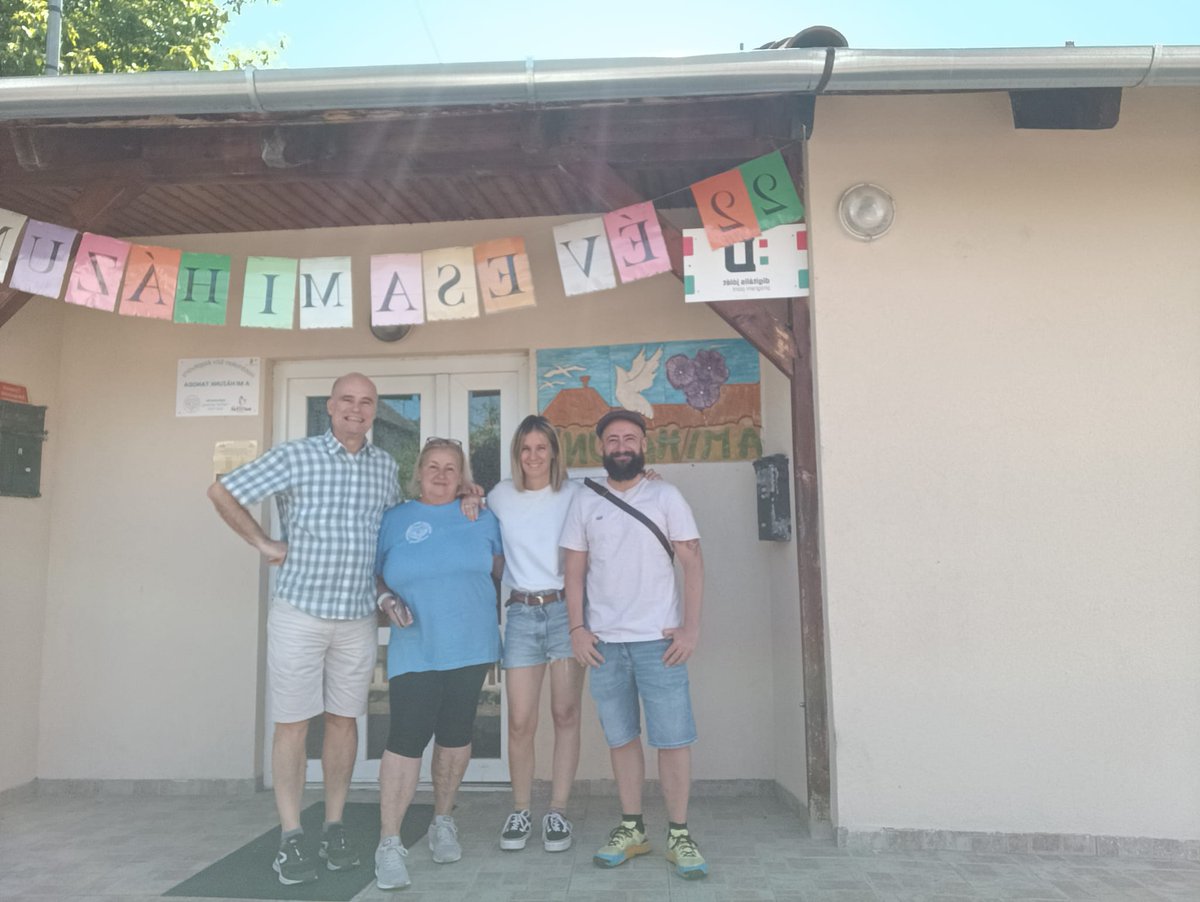 Avui les #obressocialsmaristes han visitat les obres hongareses d'Esztergom, Karcag i Budapest. Gràcies a la comunitat de germans per la seva acollida, especialment al germà Pau Tristany 👏. Continuem #fentxarxa! 💜 #obrasocialmarista #Maristes