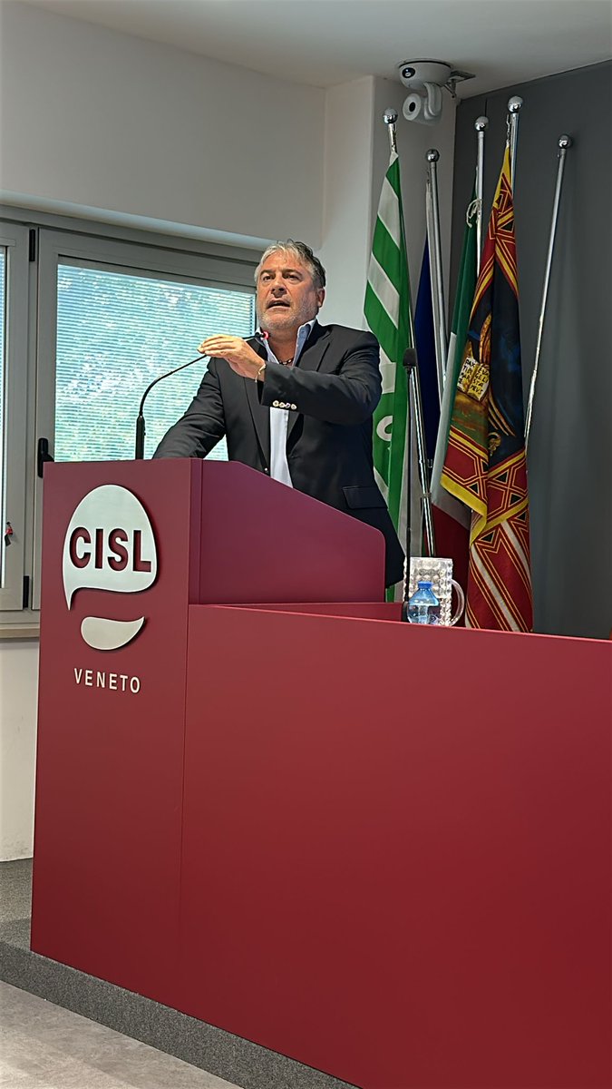 FilcaCisl's tweet photo. Marco Potente è stato eletto segretario generale della Filca-Cisl #Veneto. Ottavio De Luca: "Marco è la persona giusta per guidare la Federazione in questa regione così importante per i settori che seguiamo. Grazie ad Alberto Franzo per l'ottimo lavoro svolto". https://t.co/CtLazR11ZZ