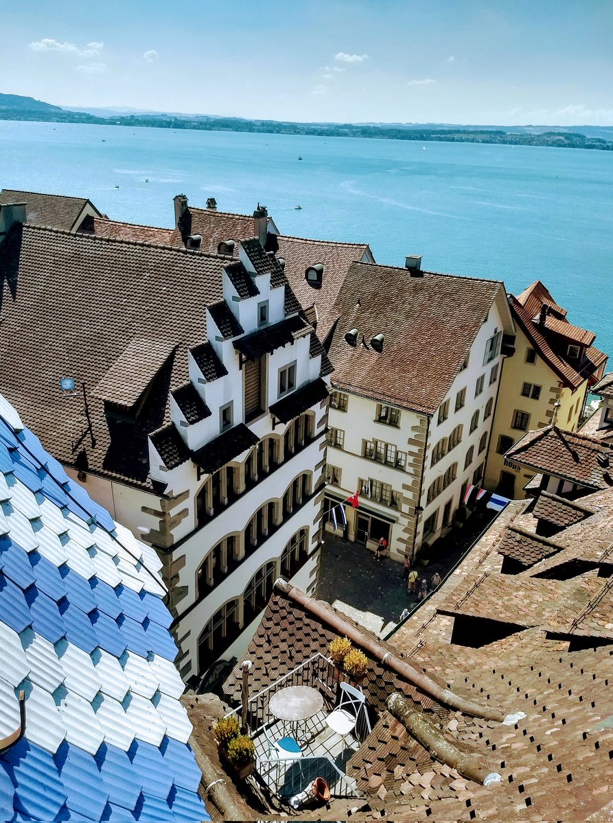 HikingSchweiz's tweet image. A walk around Zug, Switzerland 🇨🇭 with a bird's eye view over the Altstadt
