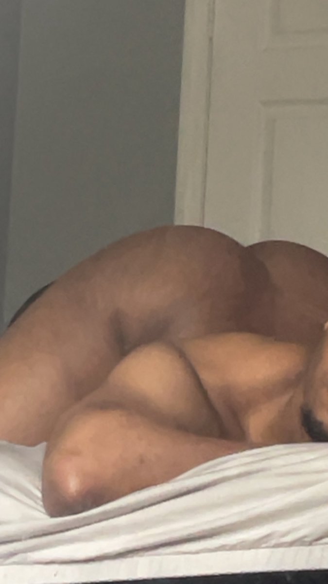 Da_Creamaaa's tweet photo. lemme fluff your pillows up for you bae <3 https://t.co/XMo2oRRr5d