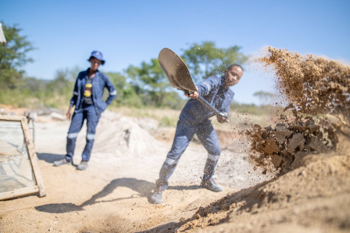 Bantwana Zimbabwe (@bantwanazim) on Twitter photo Every child & young person deserves the opportunity to grow, learn & thrive. We are committed to creating safe spaces, providing access to education, health, & life skills, & building strong support systems that empower children & young people reach their full potential. #monday Every child & young person deserves the opportunity to grow, learn & thrive. We are committed to creating safe spaces, providing access to education, health, & life skills, & building strong support systems that empower children & young people reach their full potential. #monday
