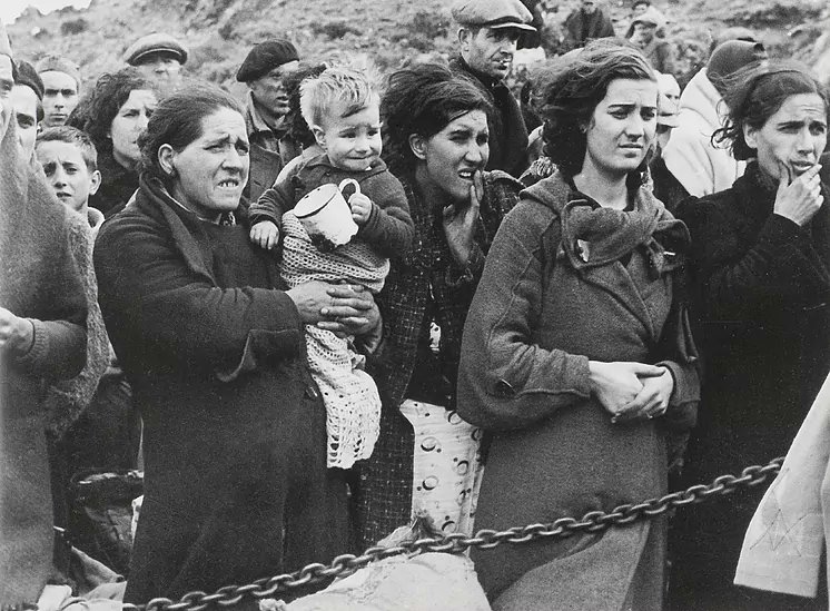 En nuestro último número se puede leer el artículo de Rocío Negrete Peña: "«Ganarse el pan francés». Políticas de inserción y estrategias laborales de las españolas exiliadas en Francia (1936-1940)"

recyt.fecyt.es/index.php/Hyp/…