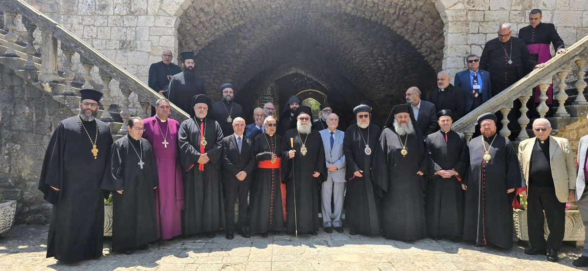 BaderRifat's tweet image. Solidarity of @mecc with Patriarch AlYaziji for Mar Elias Church's Martyrs.
مع مجلس كنائس الشرق الاوسط، في زيارة عزاء وتضامن للبطريرك يوحنا اليازجي، بعد استشهاد 24 في كنيسة مار الياس بدمشق.