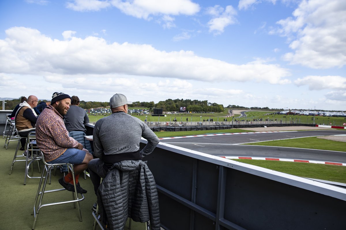 DoningtonParkUK's tweet image. ✨ Our outstanding hospitality packages are available for Convoy in the Park on 9/10 August 🏁
With amazing views, top class service, easy parking, food and drink and more, there's no better way to experience this supersized summer weekend🤩
🔗: donington-park.net/2025/august/co…