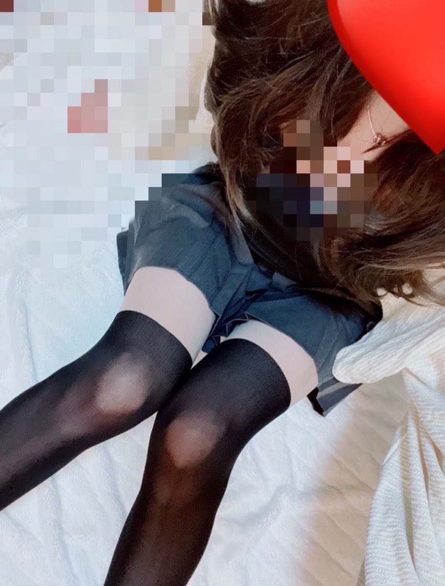 久々に写真あげる気がするっ
たまにしかあげないから忘れられちゃうかな？？

たくさん褒めてくれる人が好きっ🐱♥️