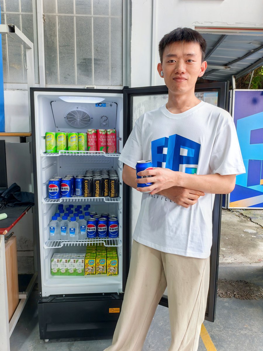 ForePax's tweet image. It’s hot out there! 🔥
We surprised our ForePax team with ice-cold drinks to beat the summer heat.
No, this isn’t a Pepsi ad — just a little love from the ops team. 🧊😄
Stay cool, stay inspired.
#TeamCare #ForePaxLife #SummerVibes #TeamForePax #SummerSlam #cool