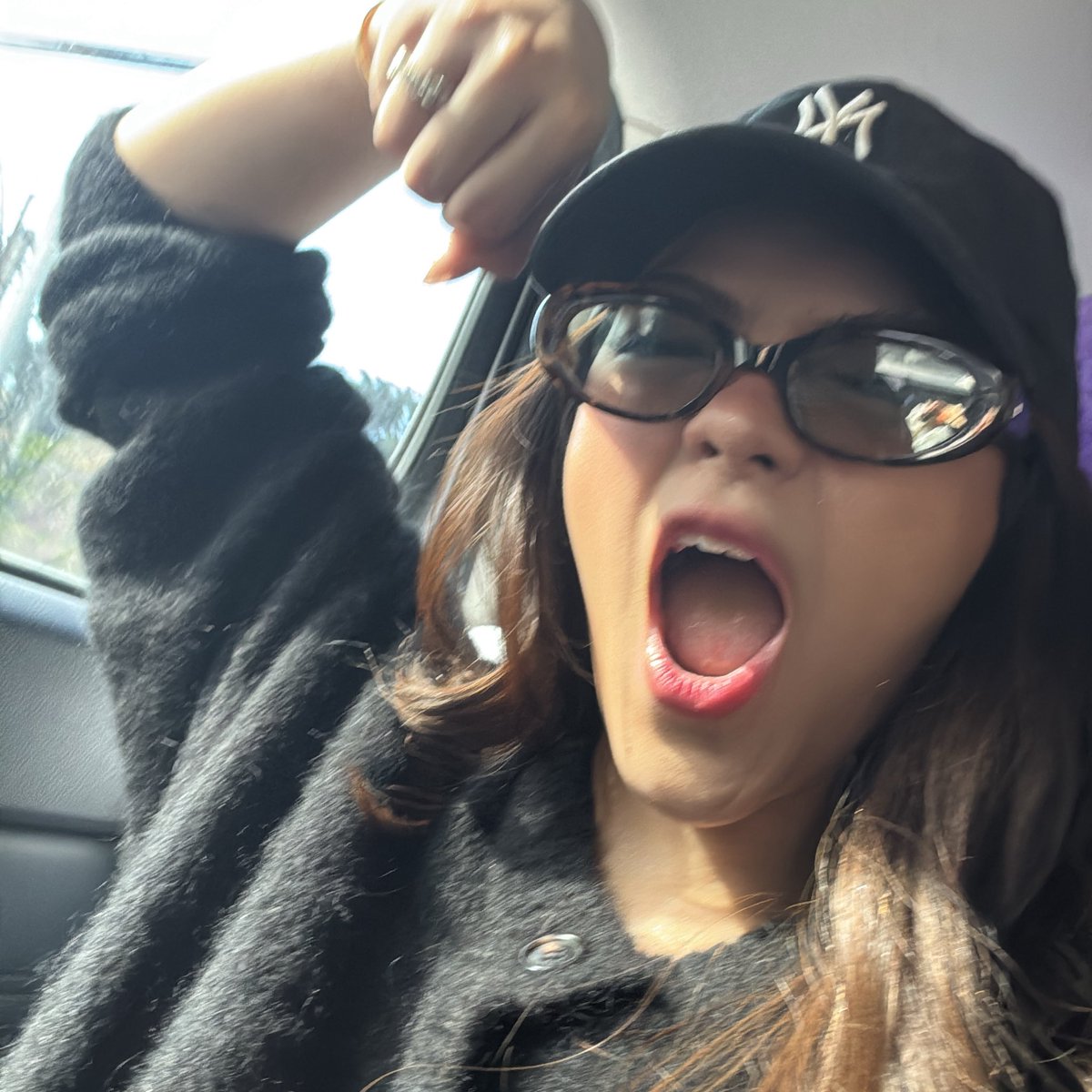 Iovejsc's tweet image. in kpop terms, she invented duality