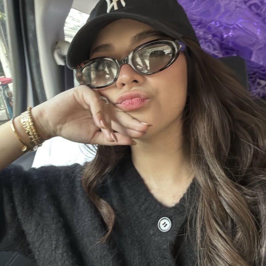 Iovejsc's tweet image. in kpop terms, she invented duality