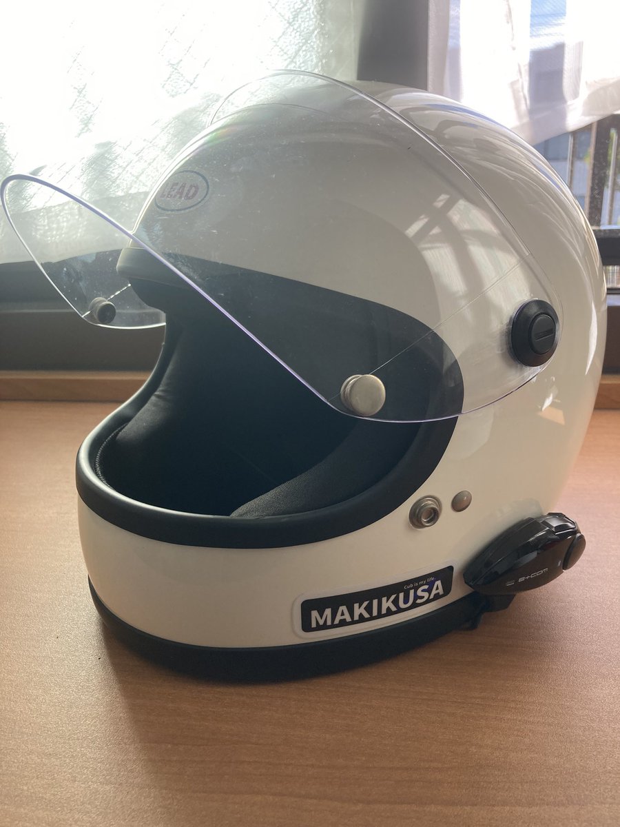 大好きなYouTuberのステッカー貼った(*´³`*) 
#MAKIKUSA