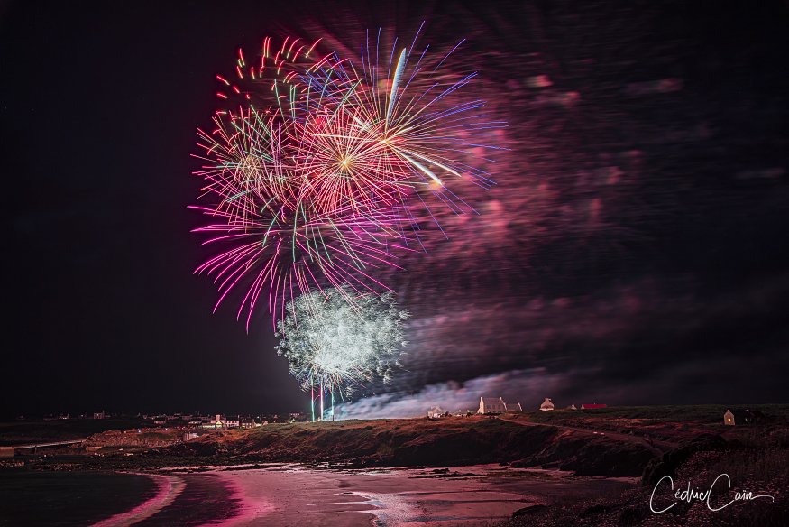 cain_cedric's tweet image. Le feu d&apos;artifice de la nuit dernière au port de Lampaul sur l&apos;île d&apos;Ouessant. #pennarbed #ouessant #iledouessant  #14juillet #longexposure #feudartifice #fireworks💥 #lampaul #iroise #merdiroise #letelegramme #ouestfrance #cedriccain #lumieresdouessant