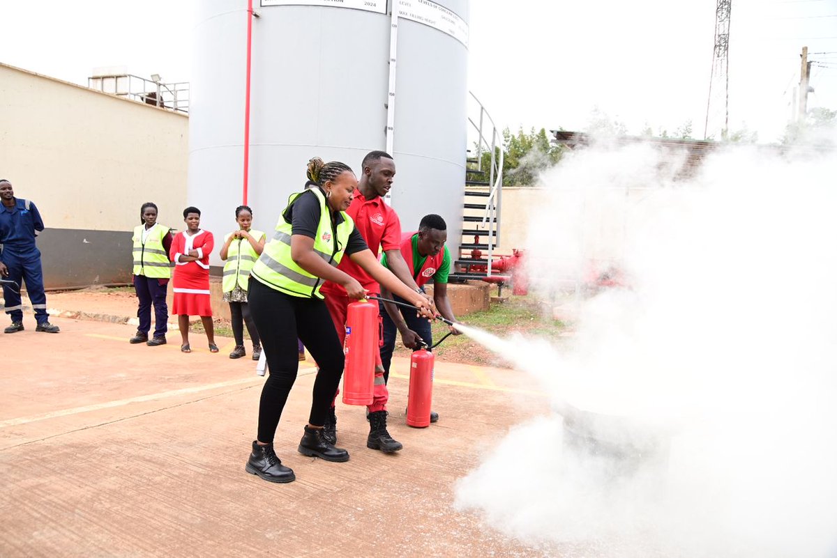 Ug_RedCrossCFA's tweet image. Highlights of our Fire Safety Training session @RUBiSEnergyUG1
We salute your commitment to saving lives and protecting your workplace.
Want your team trained too?
☎️Contact us; (+256) 0760588189 / 0745138802