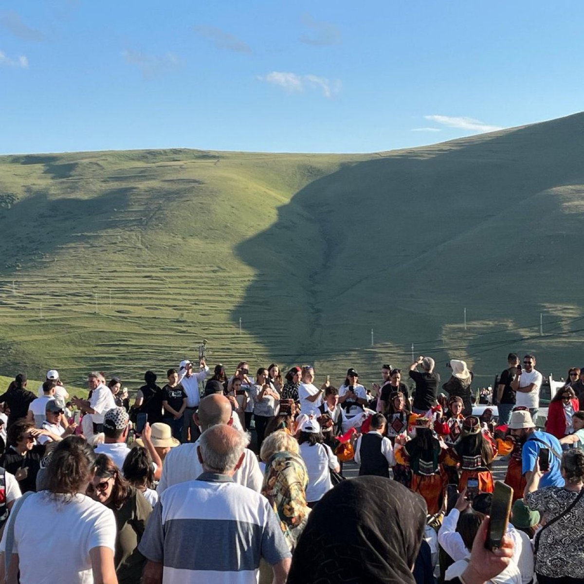 Ardahan’da her yıl ortaya çıkan Atatürk silüeti, bu yıl da görüldü.