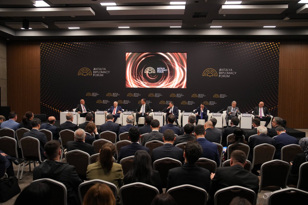 A #tb from the #ADFPanel titled "Organisation of Turkic States: A Unique Cooperation Model".

#ThinkTogetherActTogether
#MEET4DIPLOMACY