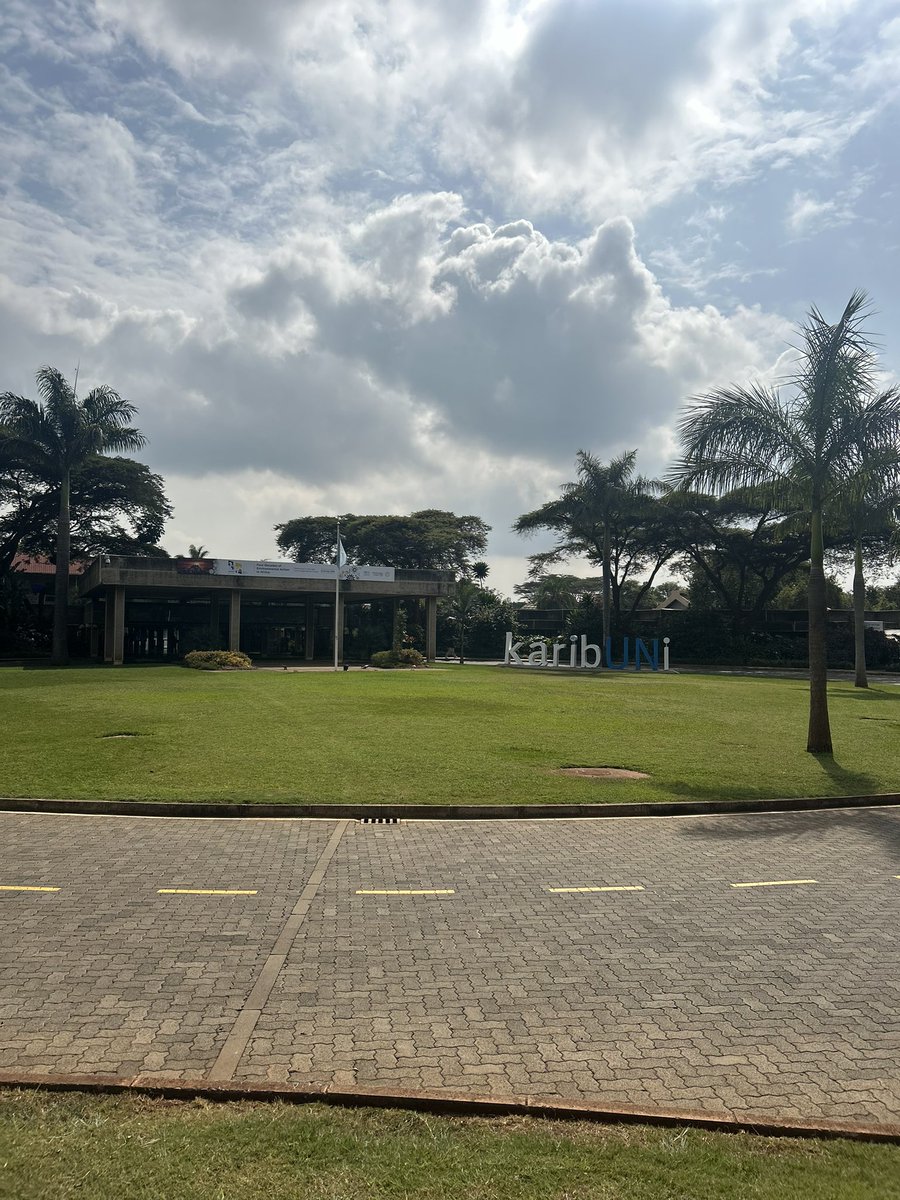 UK_AfricanUnion's tweet image. 🇬🇧 honored to listen and engage with the continent’s climate and nature priorities #AMCENat40 ☀️🌳
Important discussions on:
👉🏽adaptation financing 🏦
👉🏽land restoration
👉🏽ocean & wildlife conservation 🌊
👉🏽common positions ahead of Africa Climate Summit 2 and COP30 🌍
